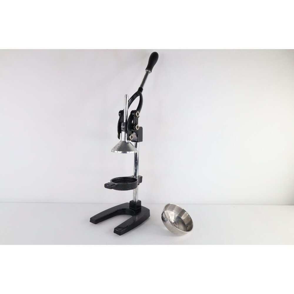 Il Mulino New York Distressed Cast Iron Stainless Steel Hand Press Juicer Black